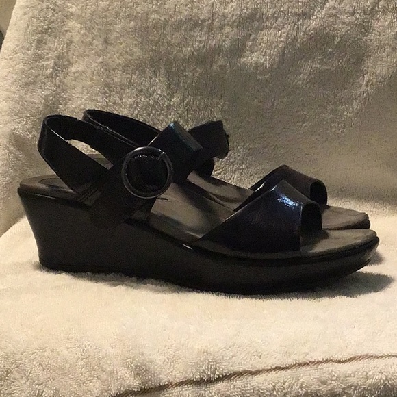 Dansko Adele  sandal size 39 black used condition - Picture 2 of 6